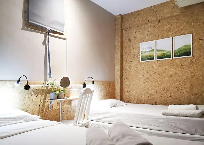 Foresttel.bkk Hostel *