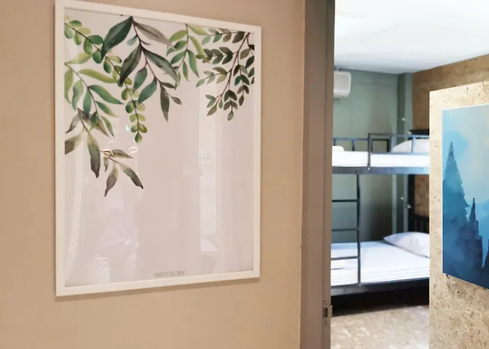 Foresttel.bkk Hostel *
