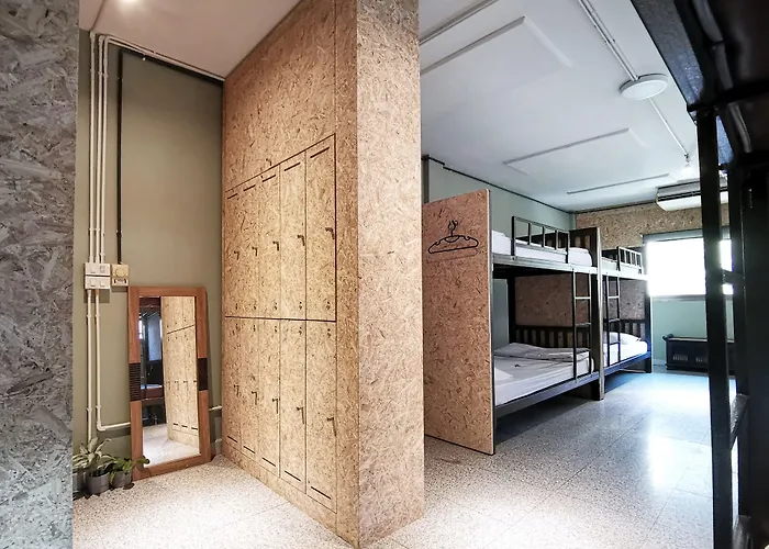 Foresttel.bkk Hostel
